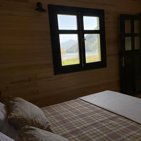 Lake Wood House موجلا